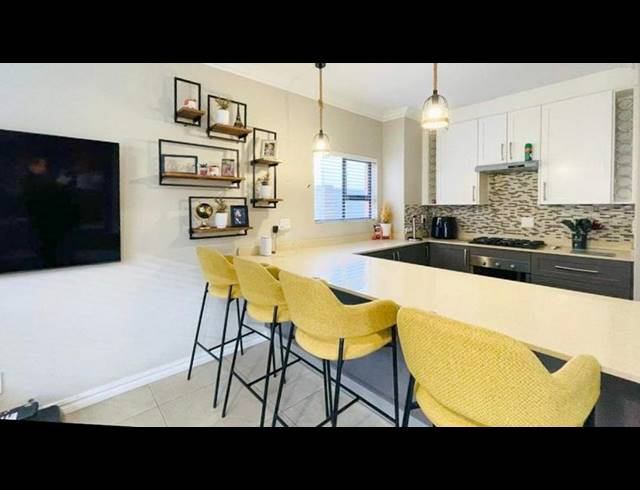 3 BEDROOM HOUSE FOR SALE IN MIDSTREAM ESTATE